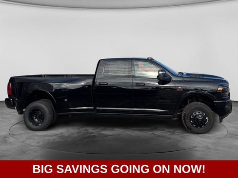 New 2026 RAM 3500 Limited AWD/4WD image 19