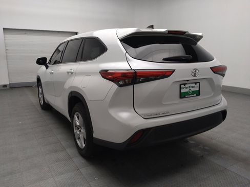Used 2022 Toyota Highlander L image 5