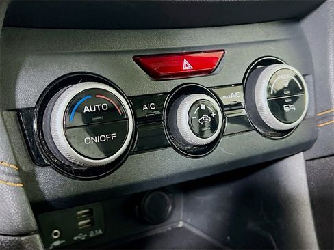 Used 2023 Subaru Crosstrek 2.5i Limited w/ Moonroof Package image 8