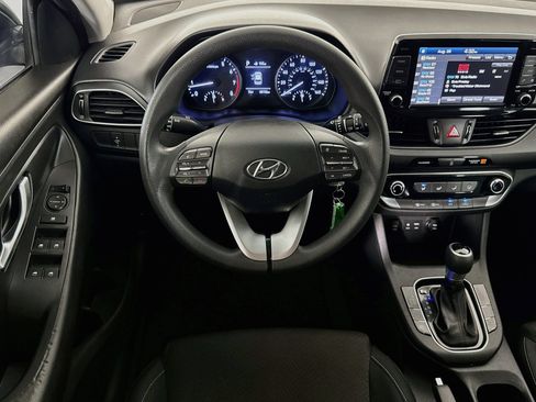 Used 2018 Hyundai Elantra GT FWD image 15