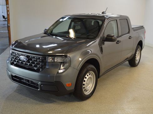 Used 2025 Ford Maverick XL w/ Equipment Group 102A image 7