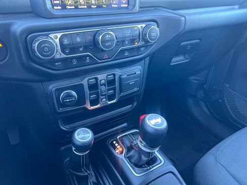 Used 2023 Jeep Wrangler Unlimited Sahara w/ Cold Weather Group AWD/4WD image 20