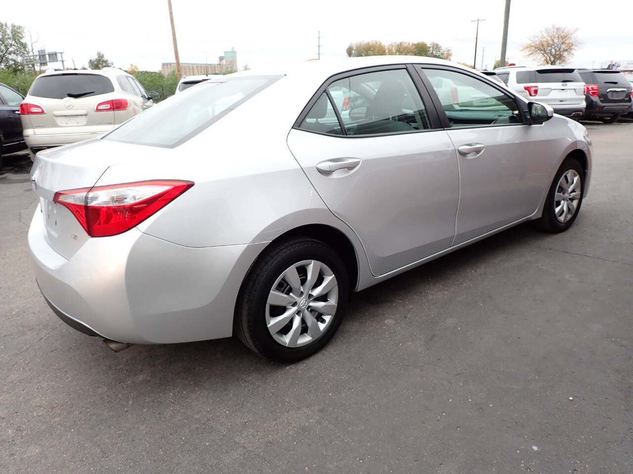 Used 2015 Toyota Corolla LE FWD image 6