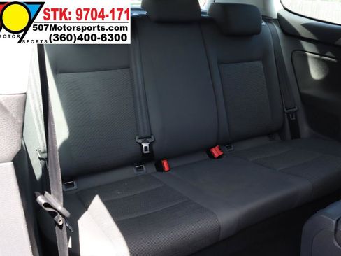 Used 2007 Volkswagen Rabbit 2-Door FWD image 18