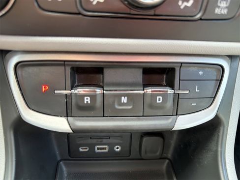 Used 2022 GMC Terrain SLT w/ Infotainment Package II image 34