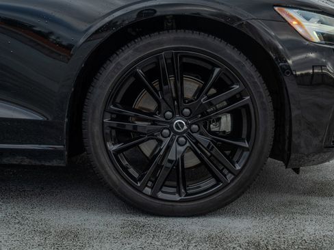 Used 2024 Volvo S60 B5 Plus w/ Climate Package image 11