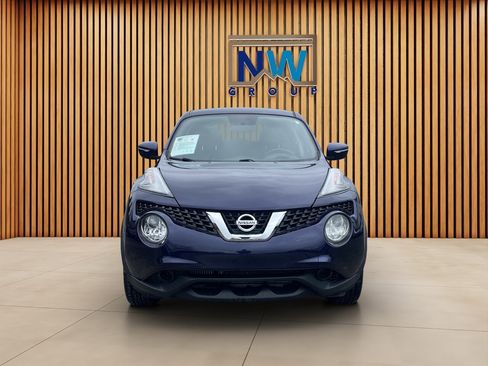 Used 2015 Nissan Juke SV image 2