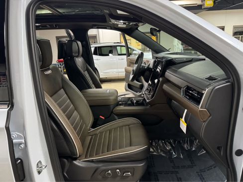 New 2026 GMC Yukon Denali Ultimate image 12