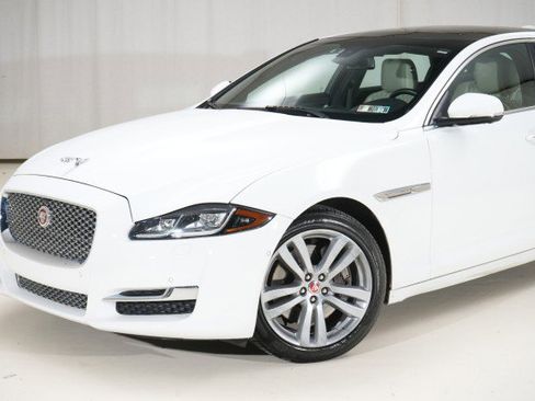 Used 2016 Jaguar XJ L Portfolio image 5