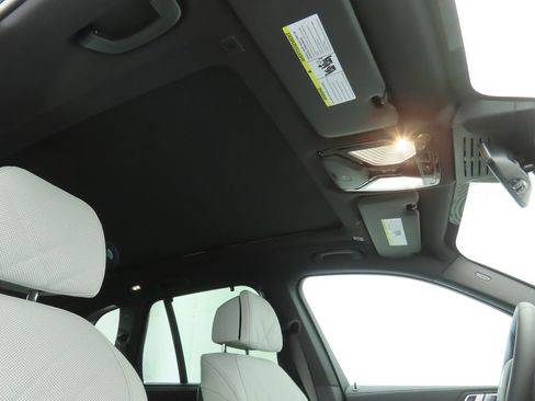 New 2026 BMW X5 sDrive40i image 18