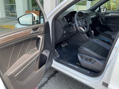 Used 2022 Volkswagen Tiguan SEL R-Line AWD/4WD image 35
