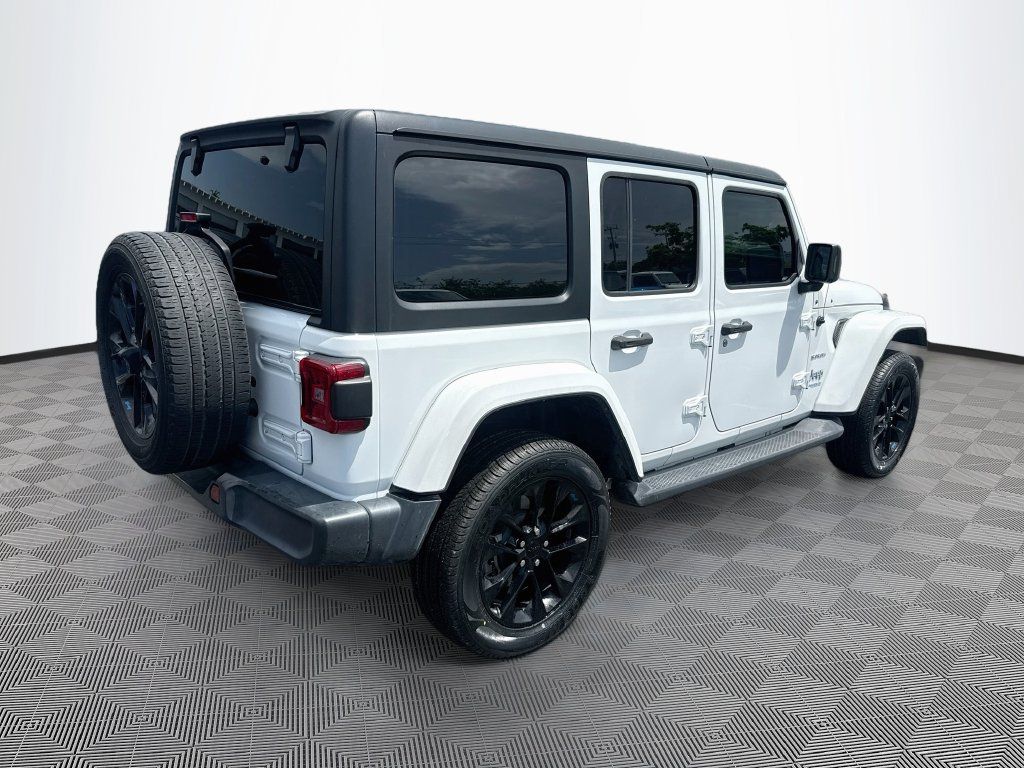 Used 2022 Jeep Wrangler Unlimited Sahara AWD/4WD image 6