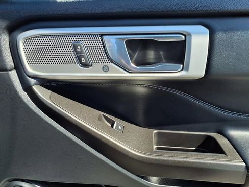 Certified 2020 Ford Explorer Limited RWD image 28