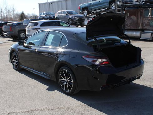 Used 2024 Toyota Camry SE w/ Cold Weather Package image 7