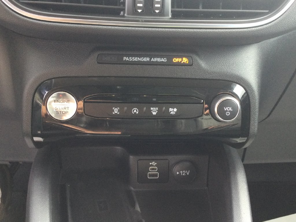 Used 2025 Ford Escape Platinum AWD/4WD image 21