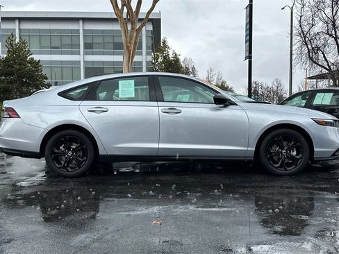 Certified 2025 Honda Accord SE image 2