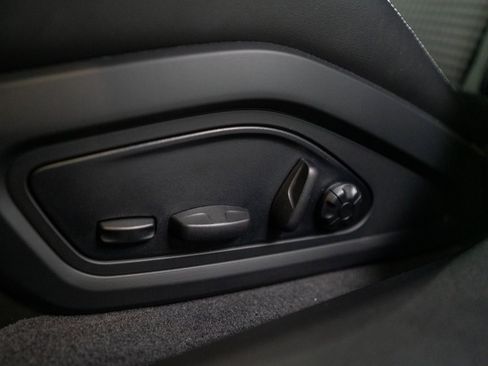 New 2025 Porsche Taycan image 22