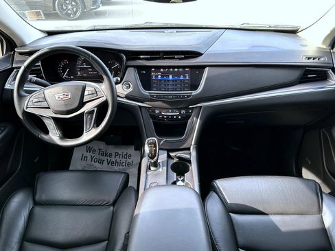 Used 2017 Cadillac XT5 Luxury w/ Driver Awareness Package image 12