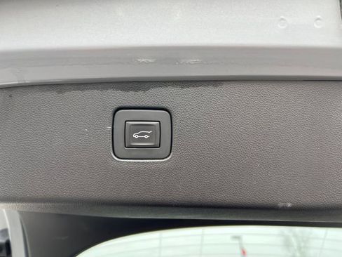 Used 2025 Buick Envista Avenir image 17