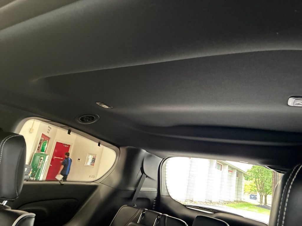 Used 2023 Chrysler Pacifica Limited w/ S Appearance Package FWD image 25