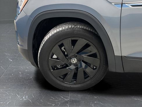 Used 2024 Volkswagen Atlas Cross Sport SE w/ Panoramic Sunroof Package image 34