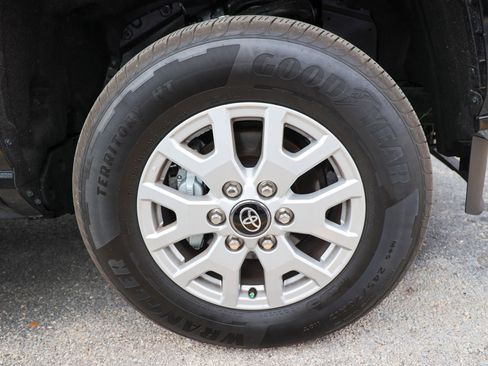 Used 2025 Toyota Tacoma SR5 image 12