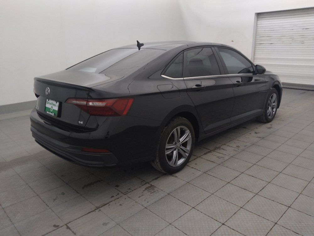 Used 2024 Volkswagen Jetta SE w/ Panoramic Sunroof Package FWD image 10