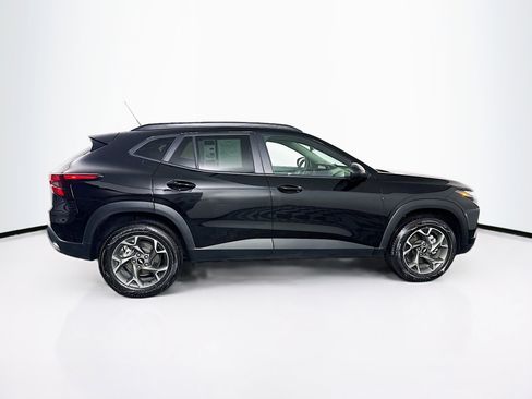Used 2025 Chevrolet Trax LT FWD image 10