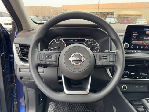 Certified 2022 Nissan Rogue SV image 18