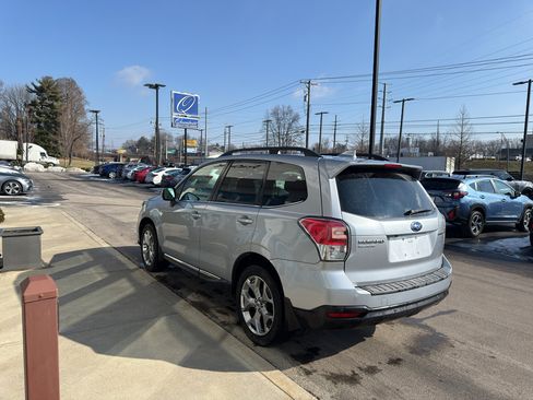 Used 2018 Subaru Forester 2.5i Touring w/ Popular Package #2 image 5