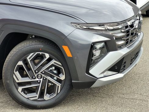 New 2025 Hyundai Tucson Limited image 3