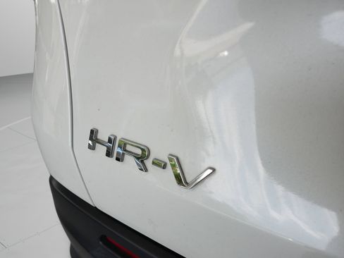Certified 2023 Honda HR-V LX image 28