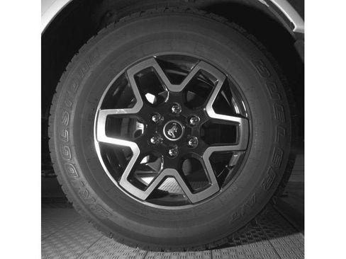 Used 2025 Ford Bronco Outer Banks AWD/4WD image 11