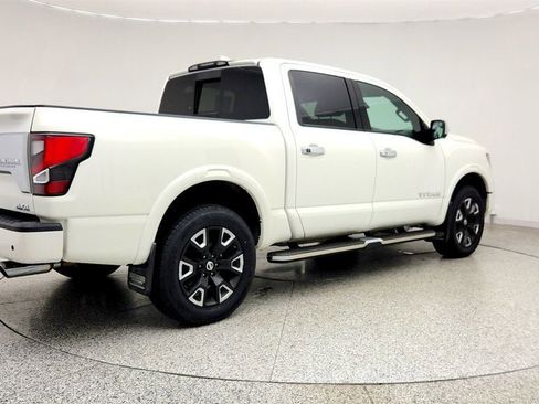 Used 2022 Nissan Titan Platinum Reserve w/ Moonroof Package image 5