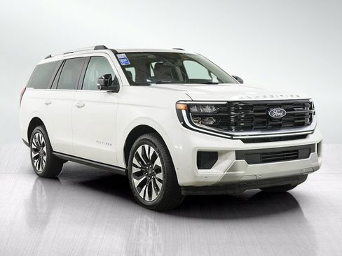 Used 2025 Ford Expedition Platinum w/ Driver's Package AWD/4WD image 7