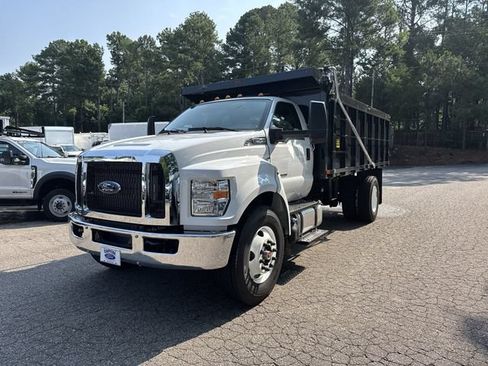 New 2027 Ford F750 2WD Regular Cab Super Duty image 4