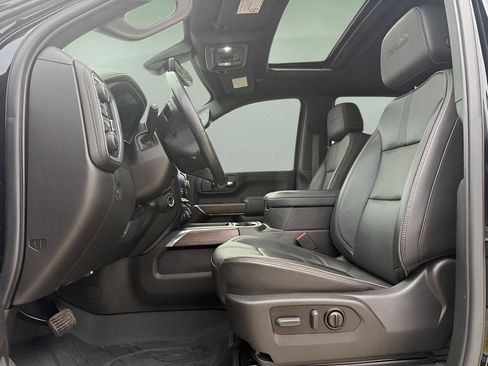 Used 2022 Chevrolet Silverado 3500 High Country w/ Technology Package image 17