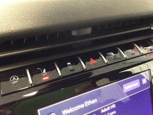 Used 2024 Jeep Grand Cherokee L Laredo image 26