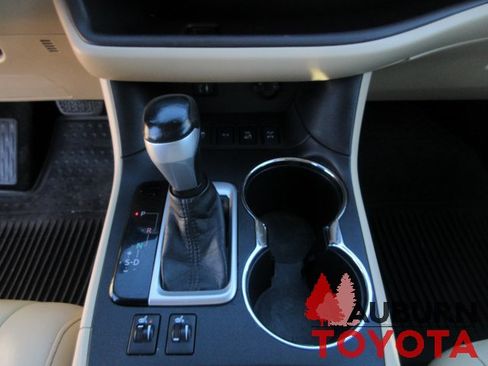 Used 2014 Toyota Highlander XLE image 21