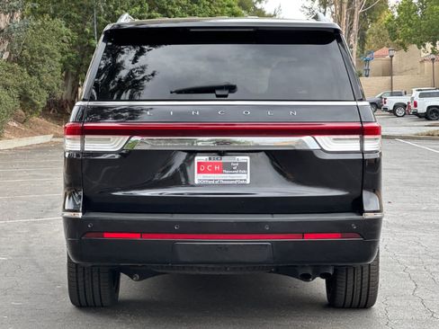Used 2022 Lincoln Navigator Reserve AWD/4WD image 7