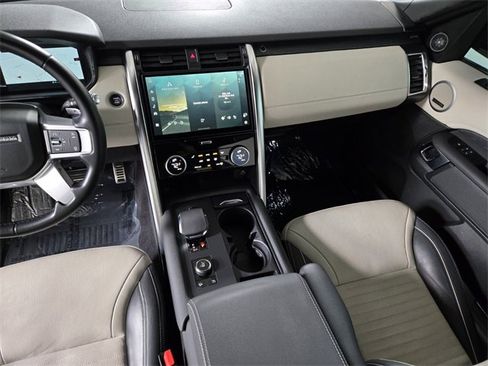 Used 2021 Land Rover Discovery S R-Dynamic image 18