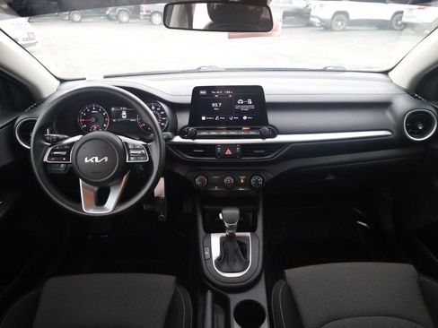 Used 2022 Kia Forte LXS FWD image 6