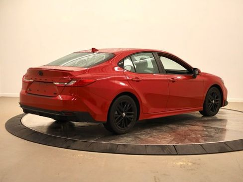 Certified 2025 Toyota Camry SE w/ Convenience Package image 3