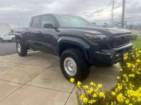 New 2025 Toyota Tacoma TRD Sport image 3