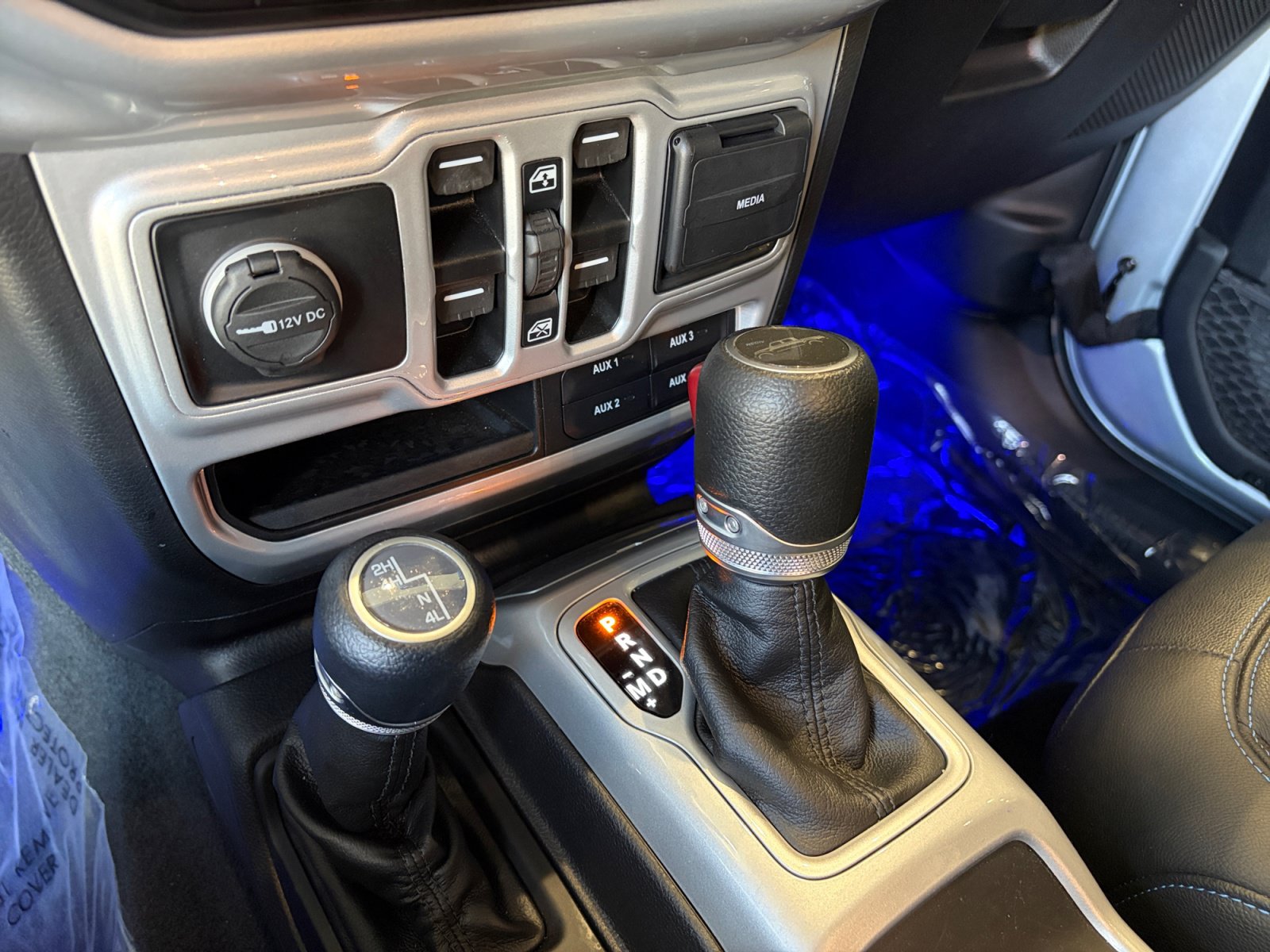 Used 2022 Jeep Gladiator Sport AWD/4WD image 25