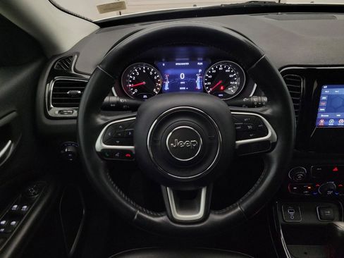 Used 2019 Jeep Compass Latitude FWD image 22