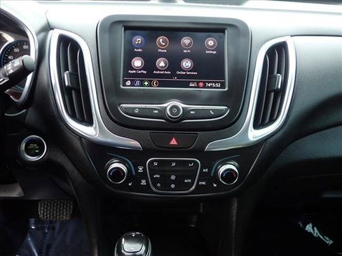 Used 2020 Chevrolet Equinox LT image 17