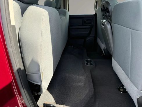 Used 2018 RAM 1500 Express AWD/4WD image 32