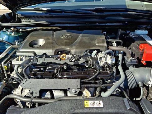 Certified 2021 Toyota Camry SE image 28
