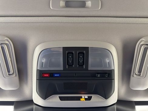 Used 2025 Subaru Crosstrek 2.0i Premium image 20